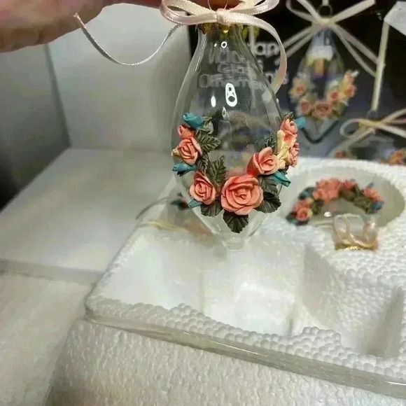 VINTAGE SET OF 3 VICTORAN‎ GLASS ORNAMENTS new in box - Picture 3 of 5